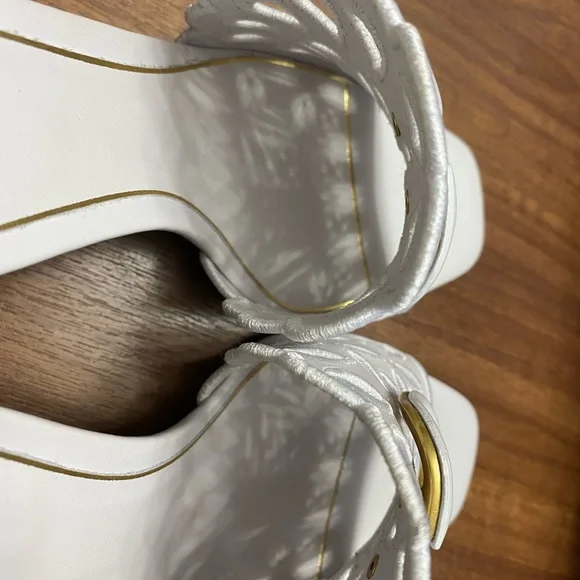 Valentino Garavani ateleir san Gallo 08 edition lasercut leather sandal  37.5 - Picture 2 of 10